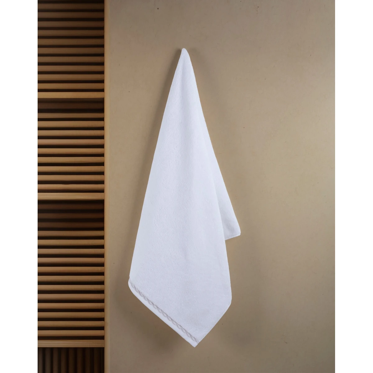 Manamo Bland Bath Towel Cotton White Luxury 75x150 cm